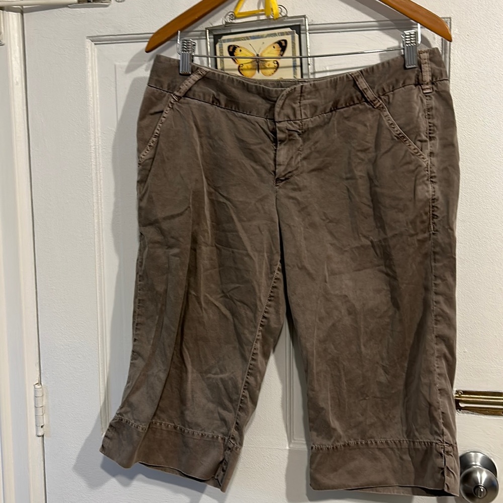 Low waisted grey cropped jean shorts